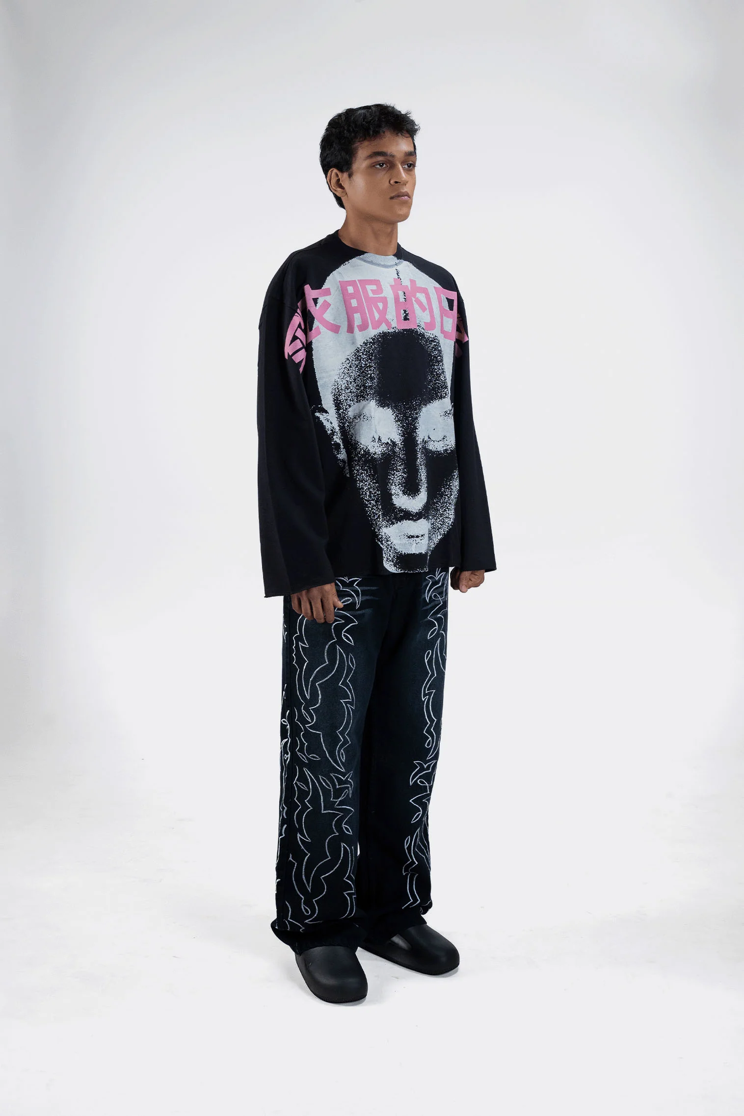 BLACK EMBROIDERY - Image 3