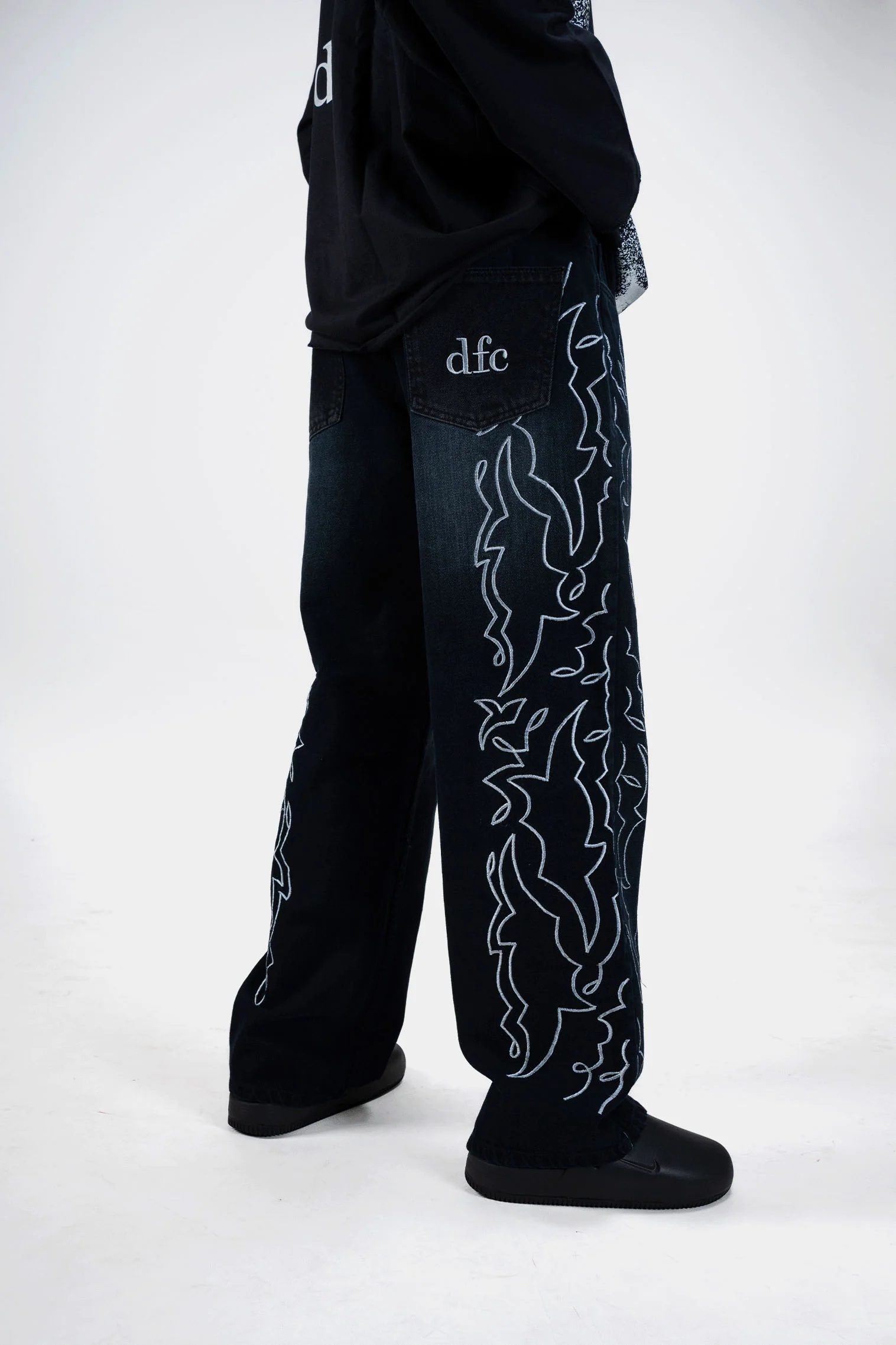 BLACK EMBROIDERY - Image 5